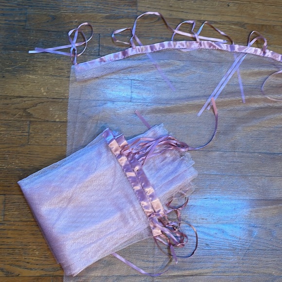 Set of 2 Bombay Kids tie top mesh window sheers. - Picture 3 of 4